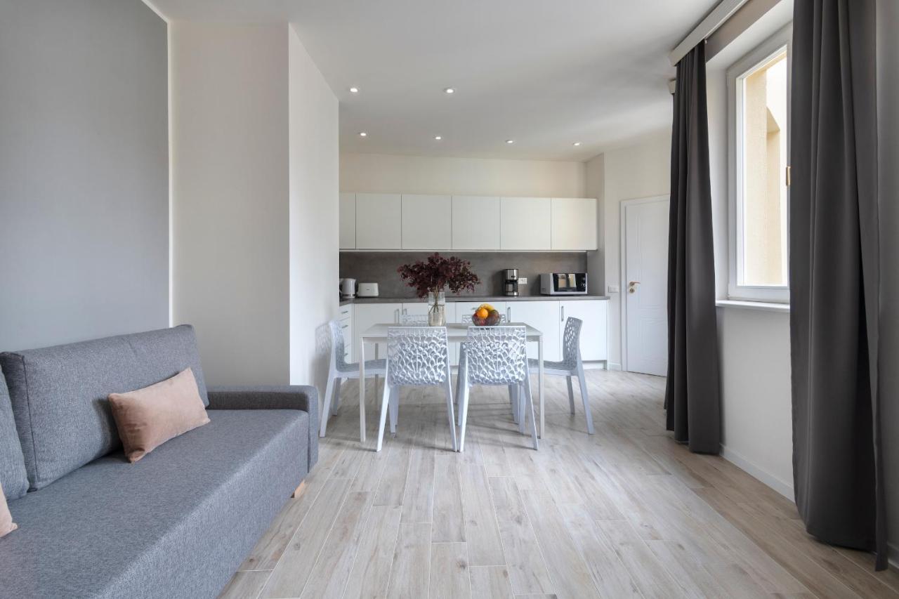 Kinsky Garden Apartments And Suites By Dwellfort Prag Exterior foto