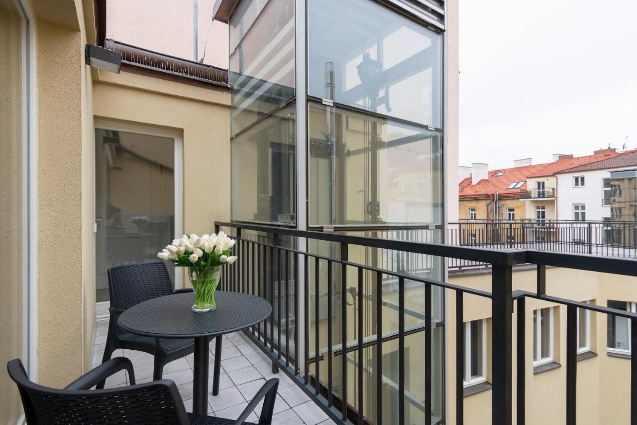 Kinsky Garden Apartments And Suites By Dwellfort Prag Exterior foto