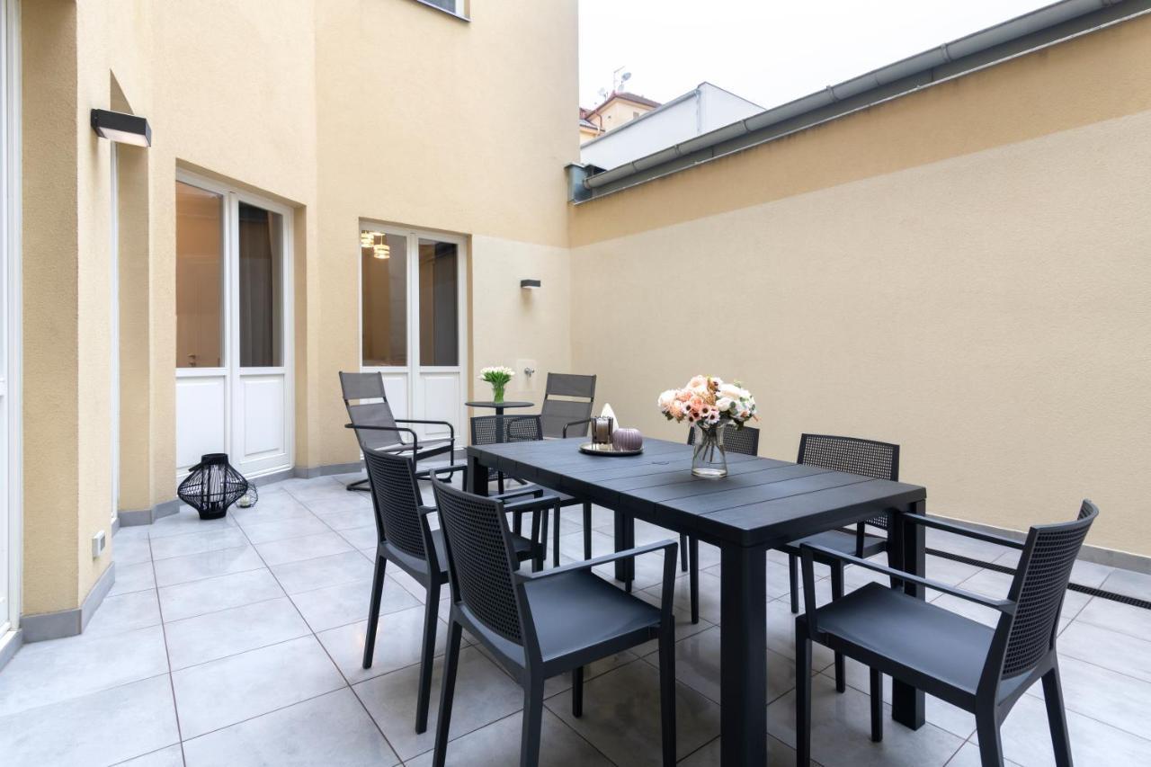 Kinsky Garden Apartments And Suites By Dwellfort Prag Exterior foto