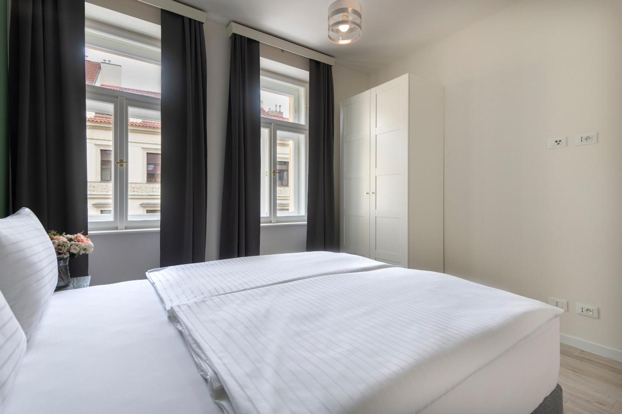 Kinsky Garden Apartments And Suites By Dwellfort Prag Zimmer foto